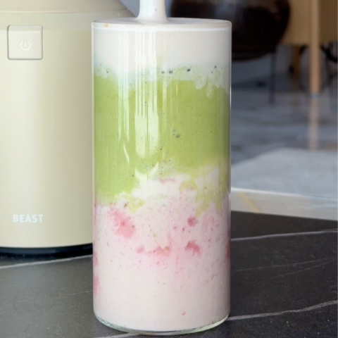 Strawberry Date Matcha Smoothie